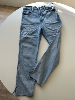 Frame Denim Light Wash Cropped Straight Jeans